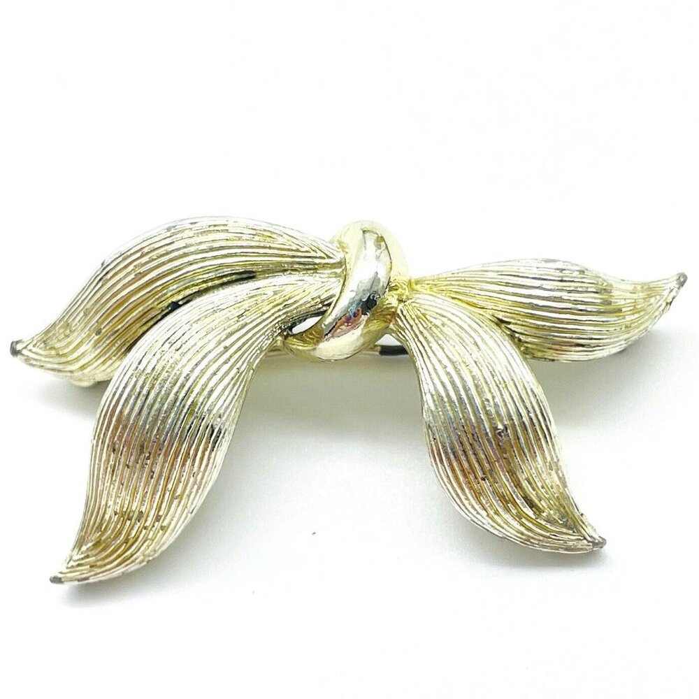 Signed STAR Bow Brooch Silver Tone Textured Ribbon Pin Vintage